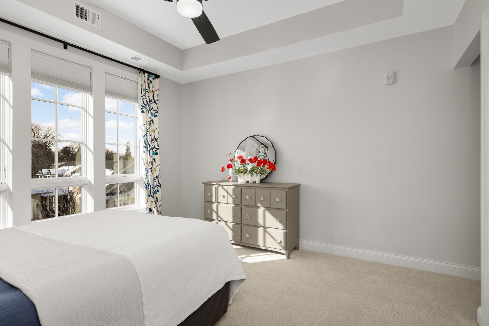 4901 Hawthorne Court #202