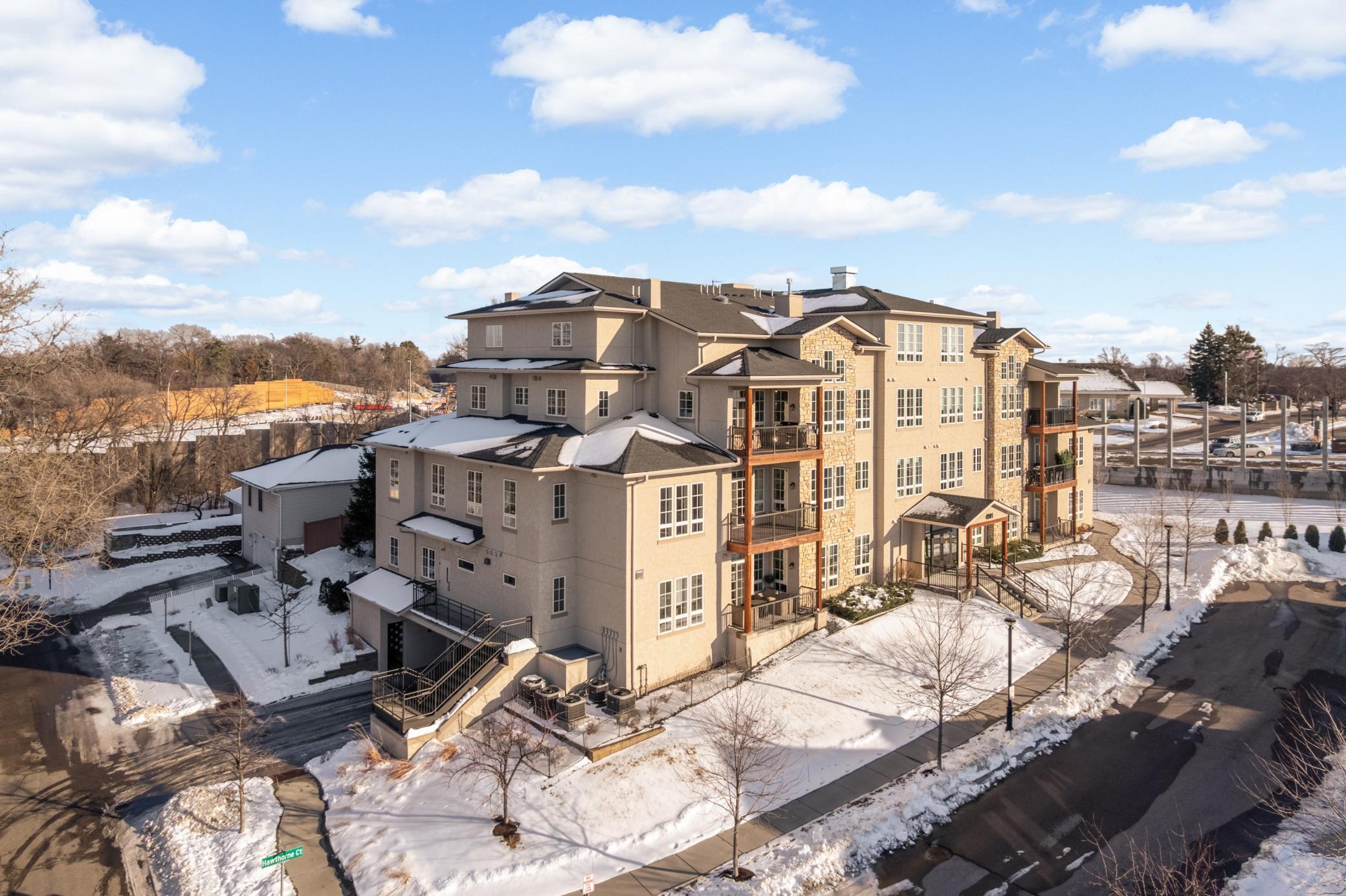 4901 Hawthorne Court #202