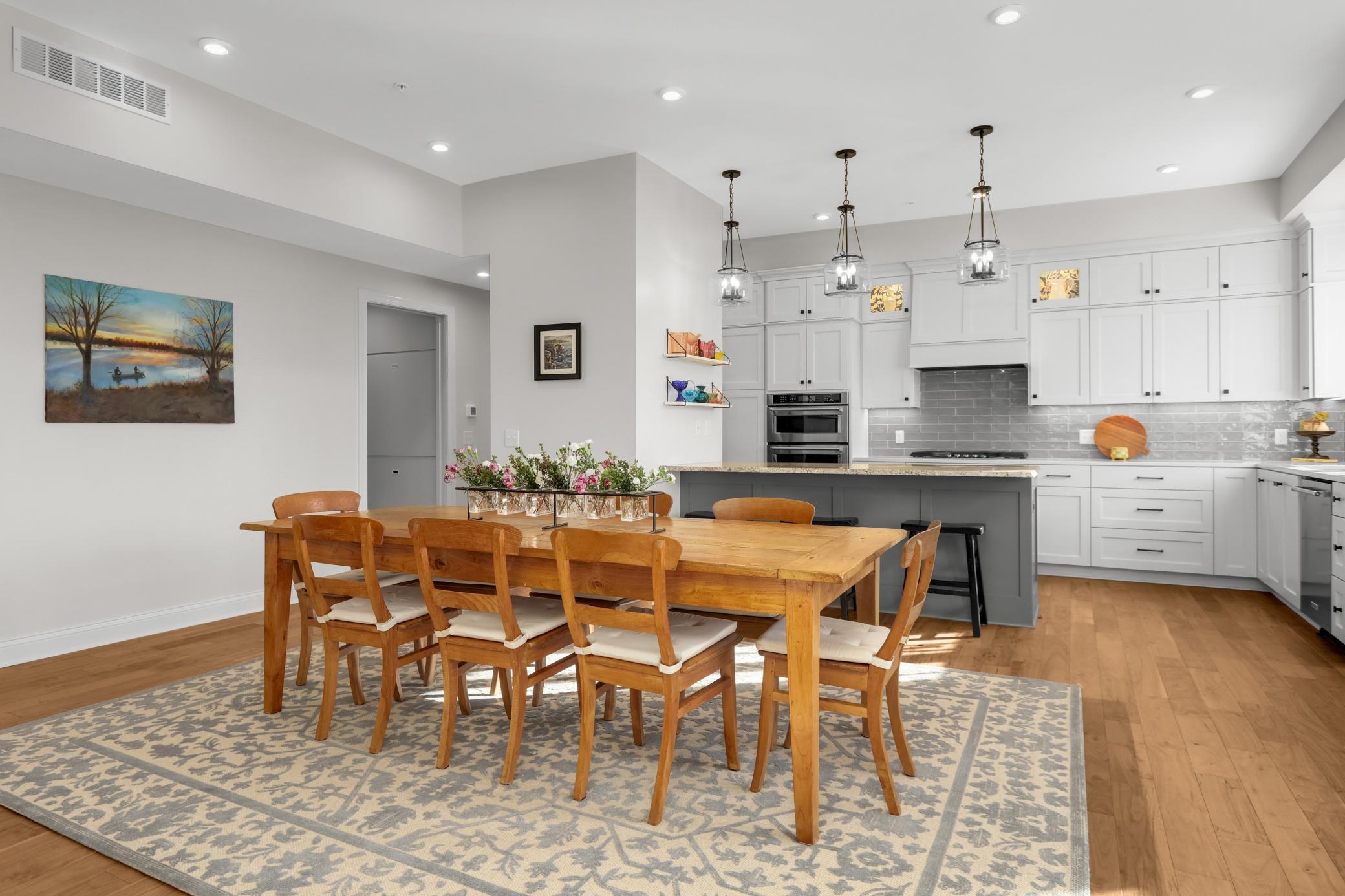 4901 Hawthorne Court #202