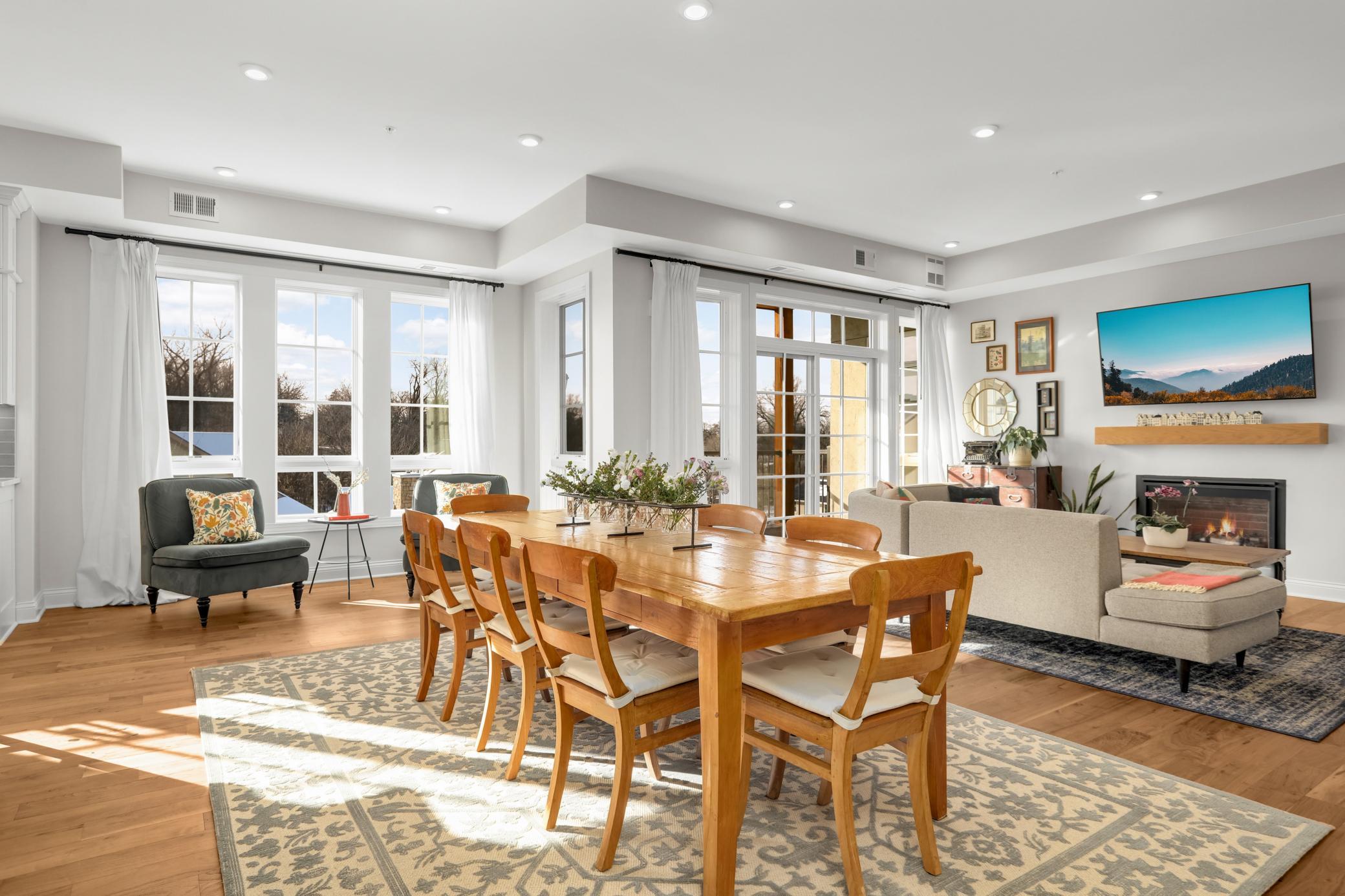 4901 Hawthorne Court #202