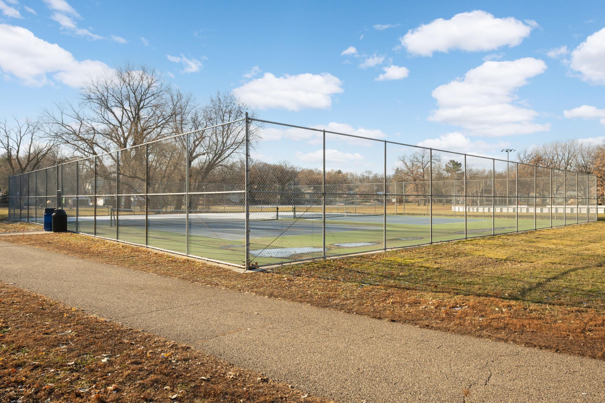 4901 Hawthorne Court #202