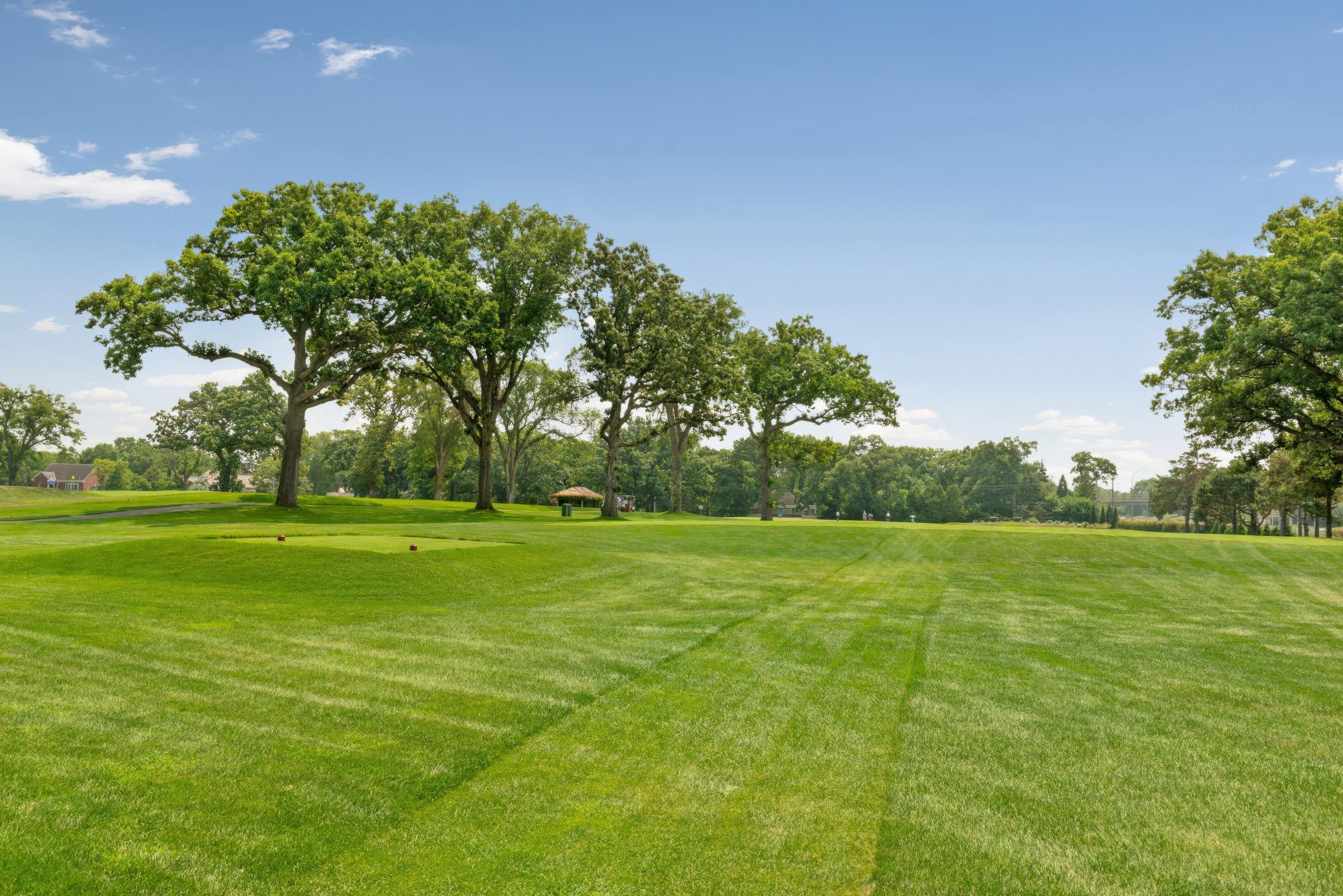 4901 Hawthorne Court #202