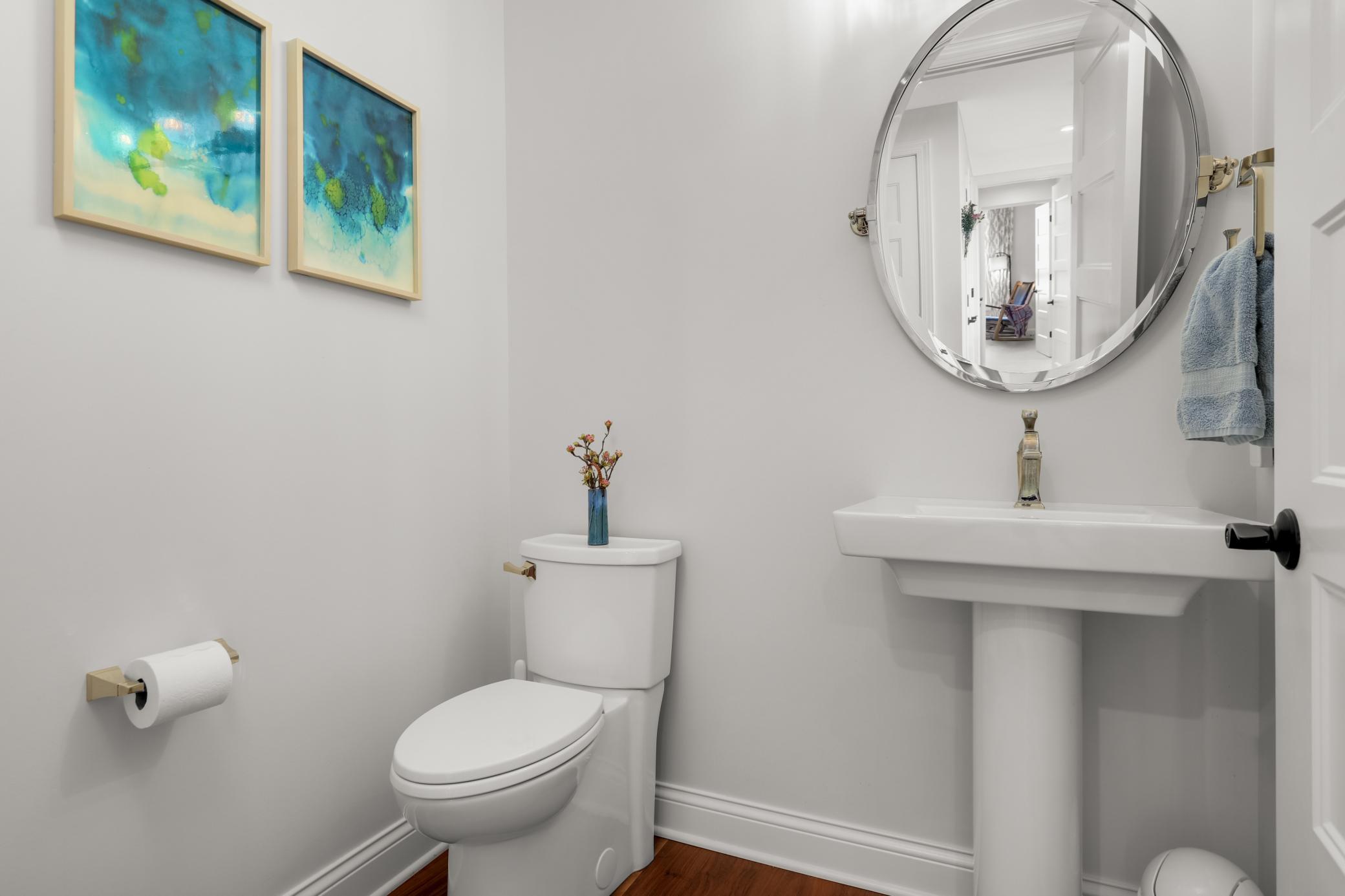 4901 Hawthorne Court #202