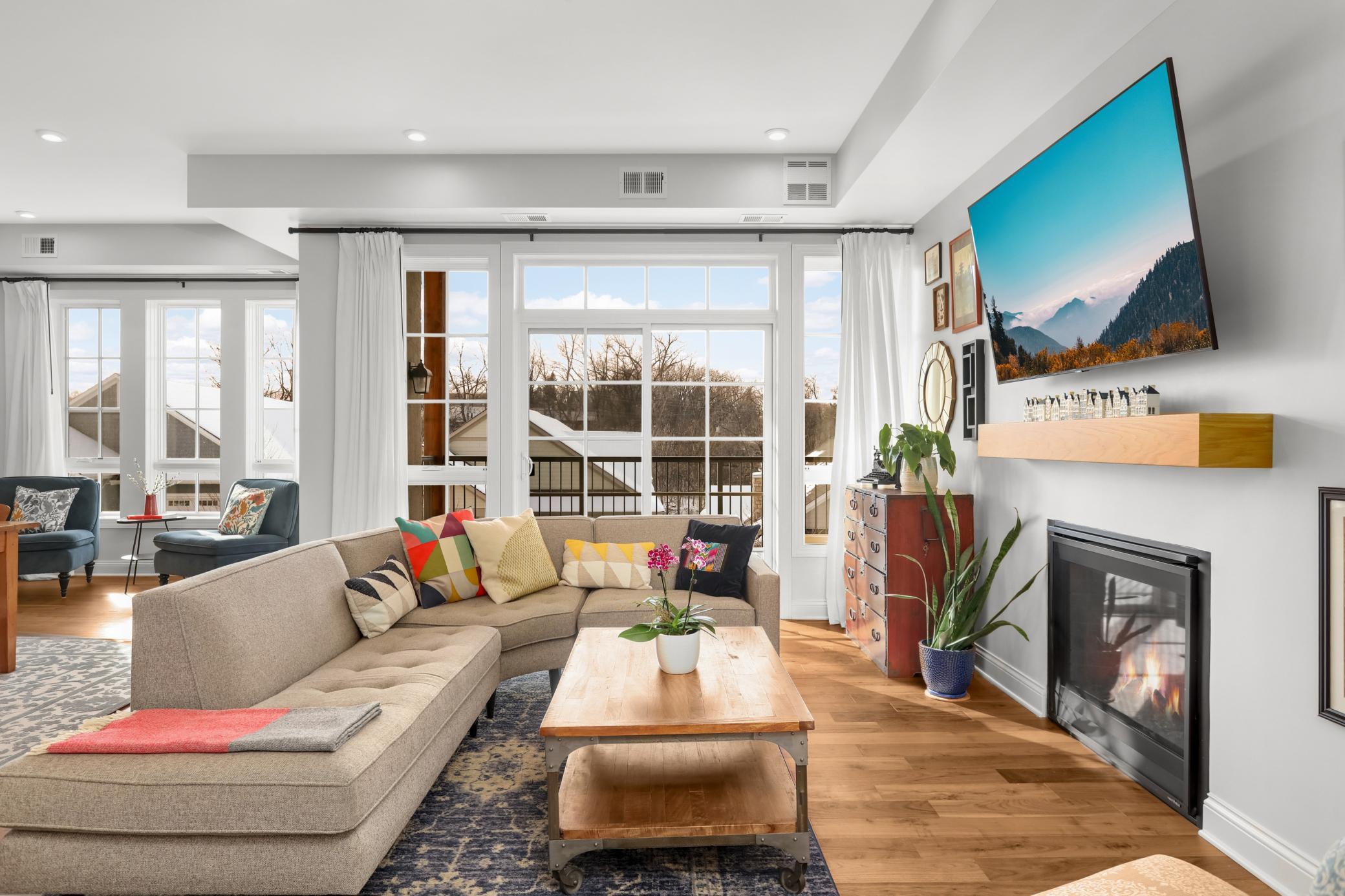 4901 Hawthorne Court #202