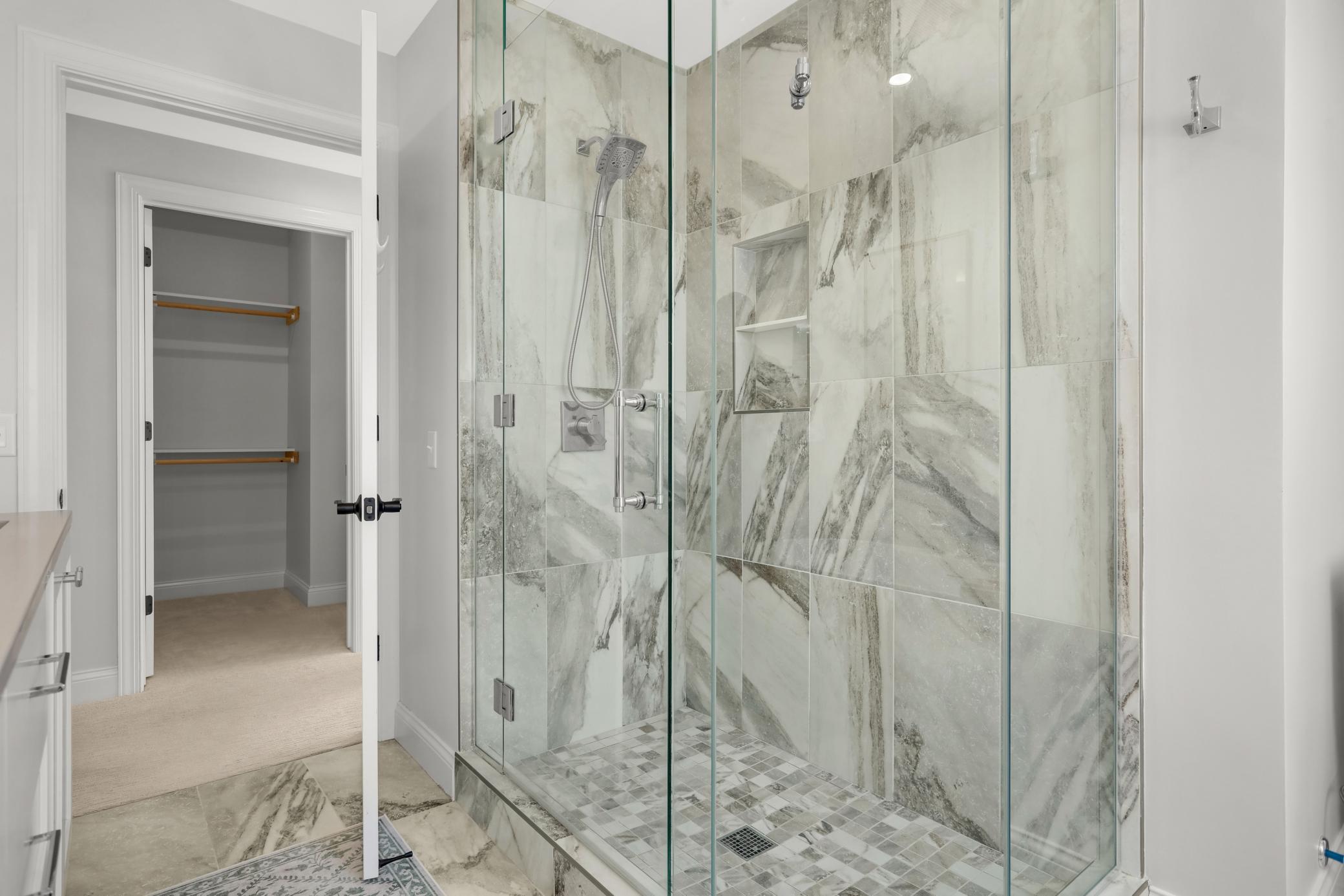 4901 Hawthorne Court #202