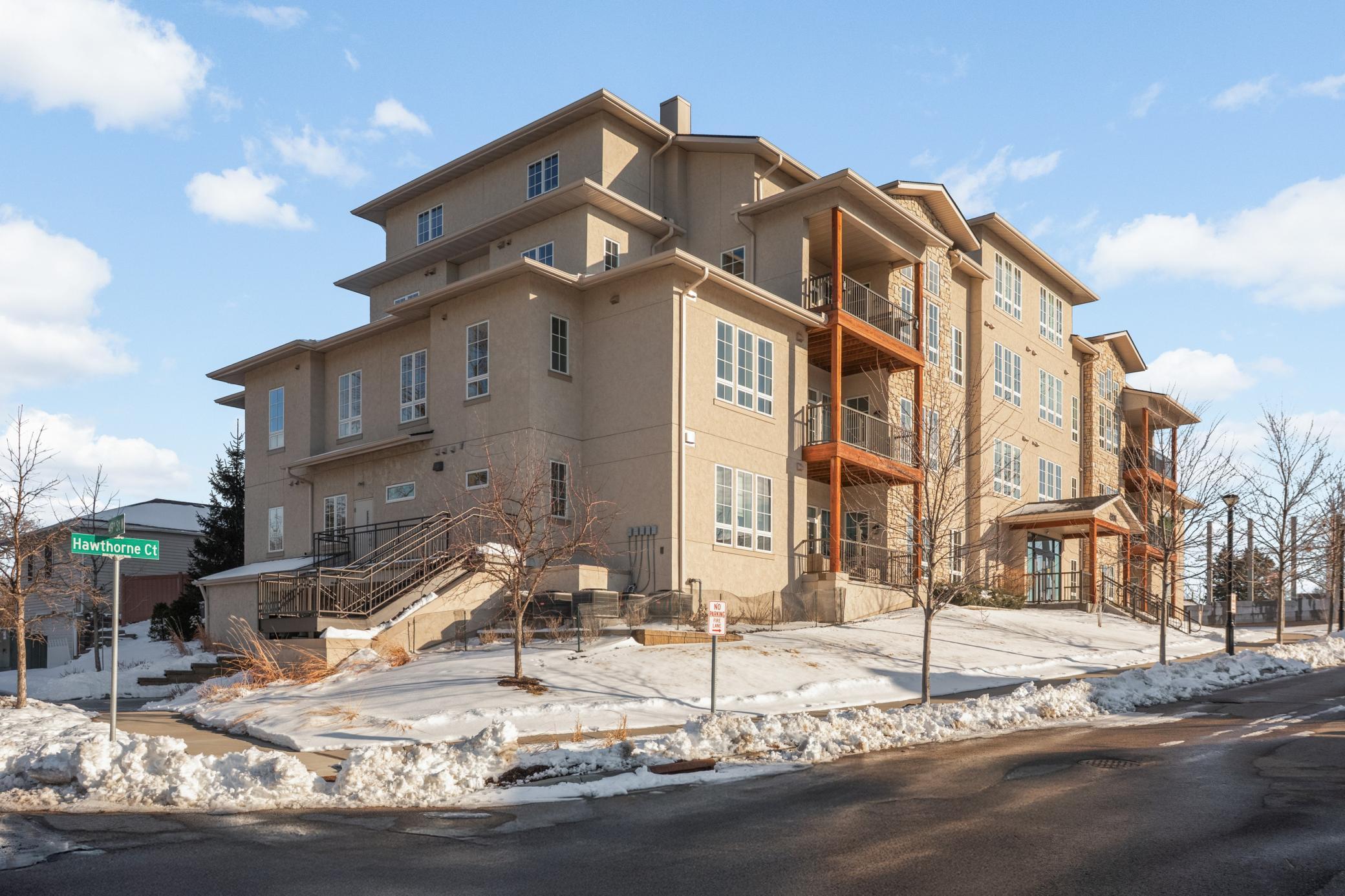 4901 Hawthorne Court #202