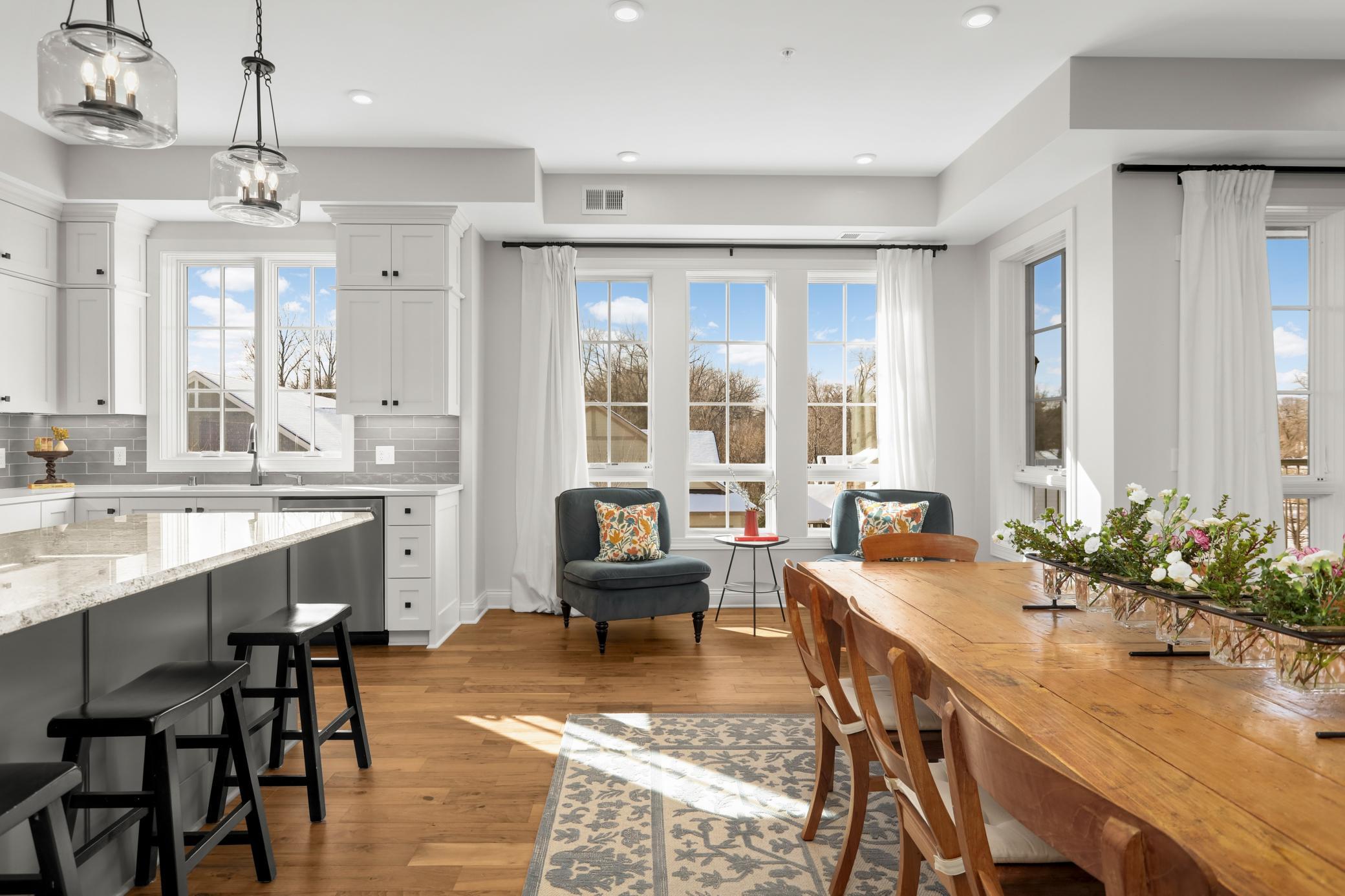 4901 Hawthorne Court #202