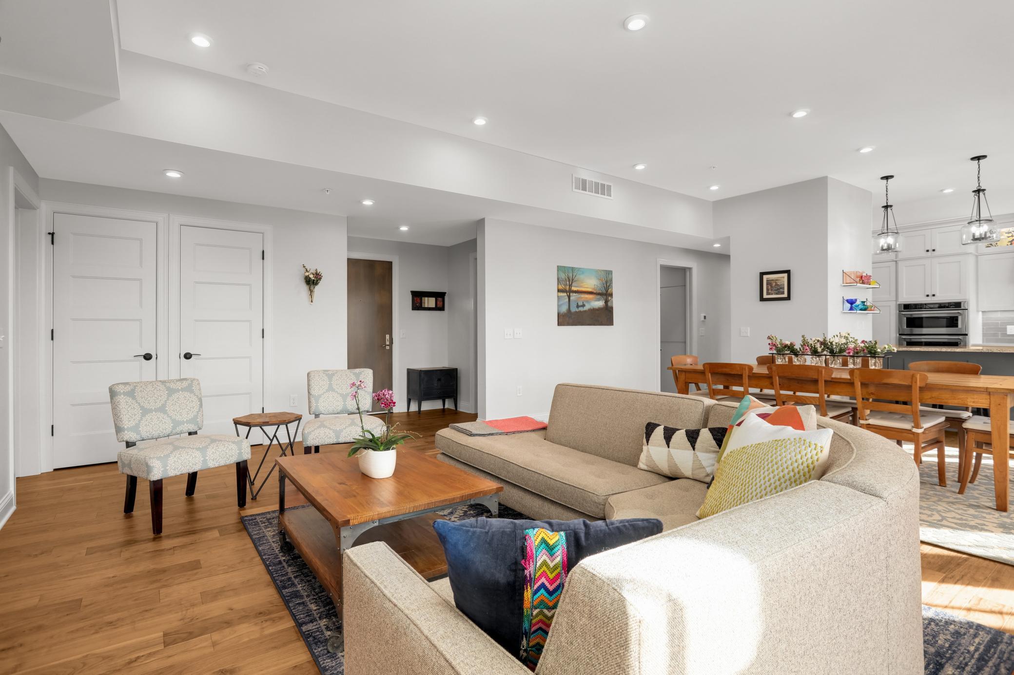 4901 Hawthorne Court #202