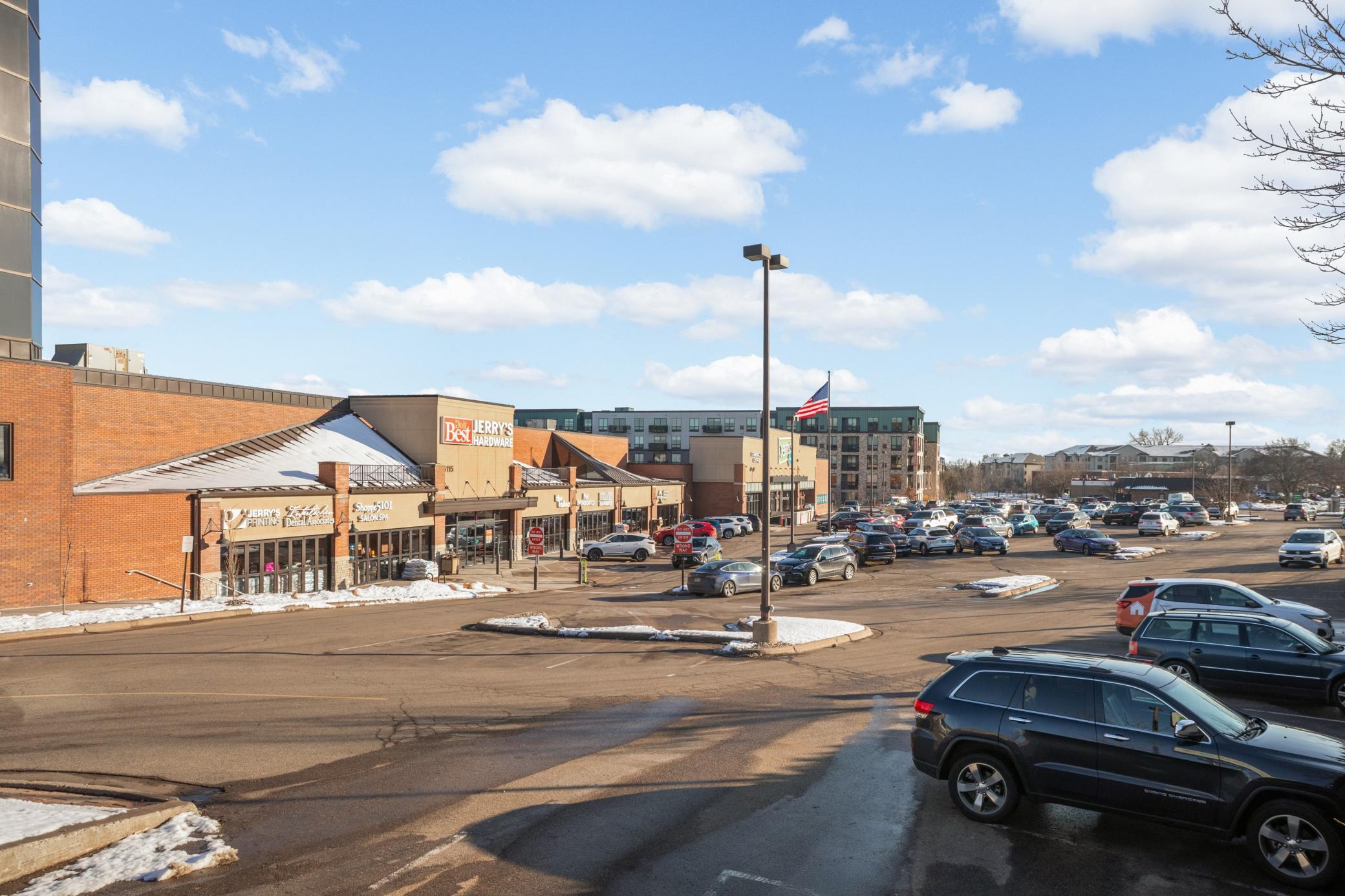 4901 Hawthorne Court #202