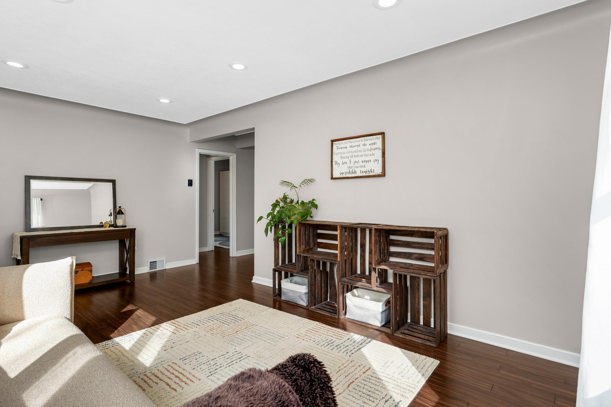 2837 Louisiana Avenue S