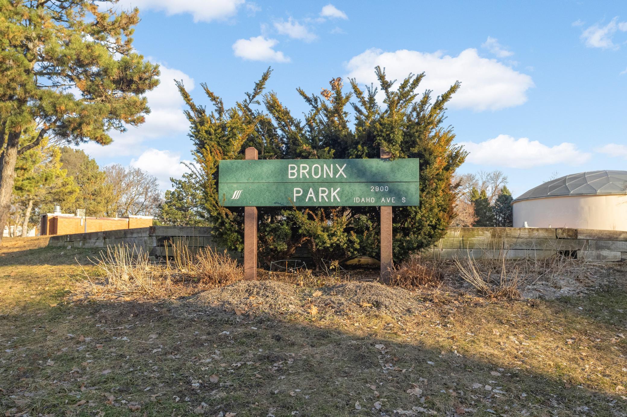 2837 Louisiana Avenue S