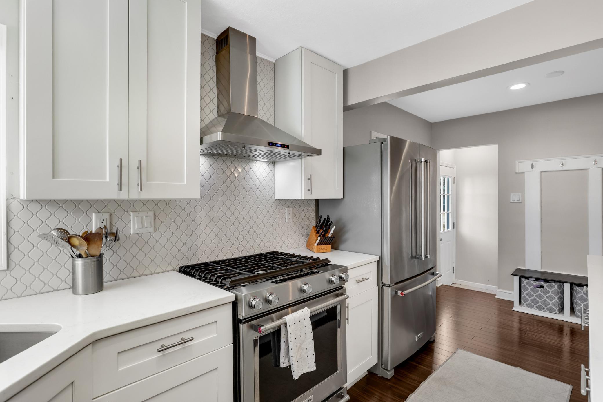 2837 Louisiana Avenue S