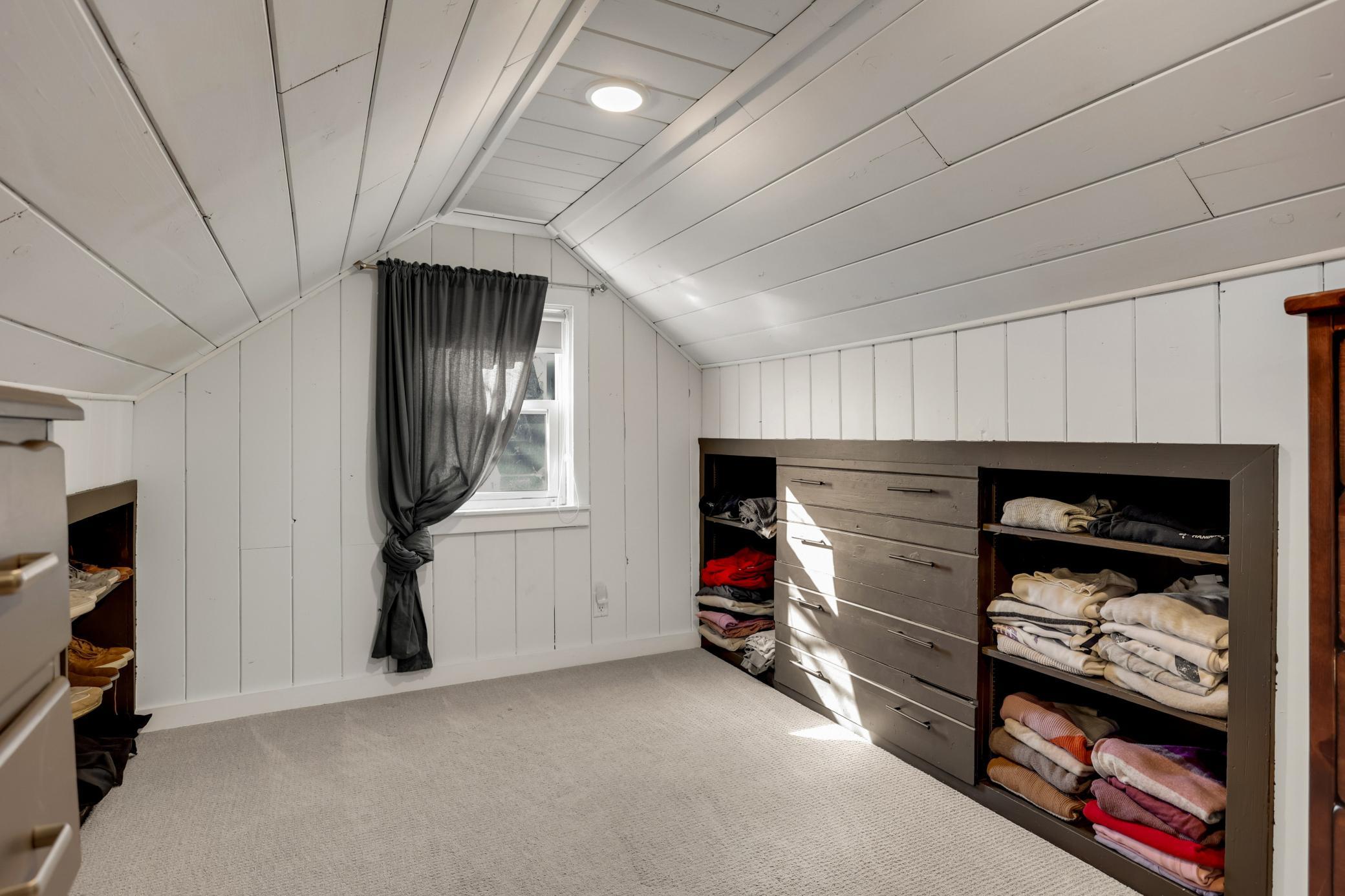 2837 Louisiana Avenue S