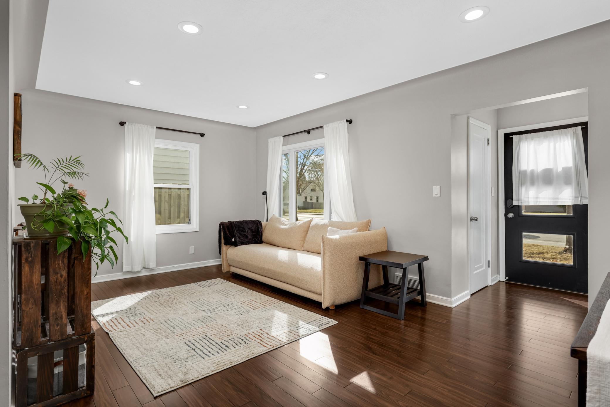 2837 Louisiana Avenue S