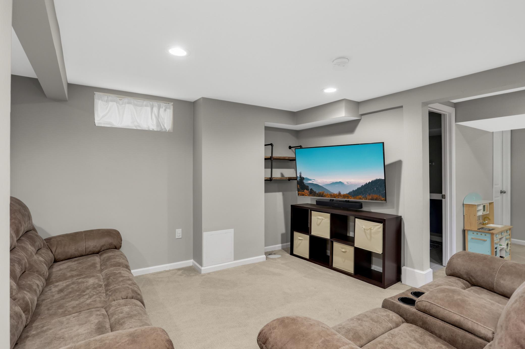 2837 Louisiana Avenue S