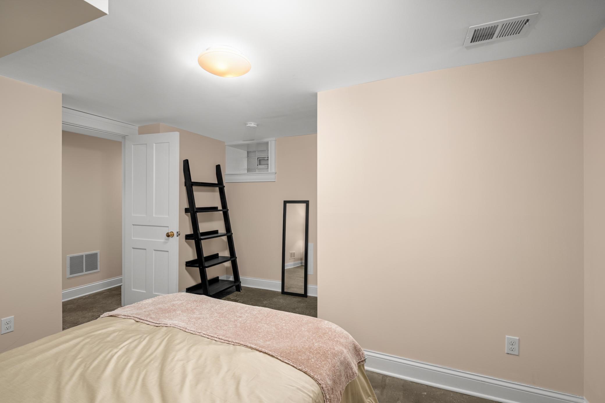 1715 W 31st Street