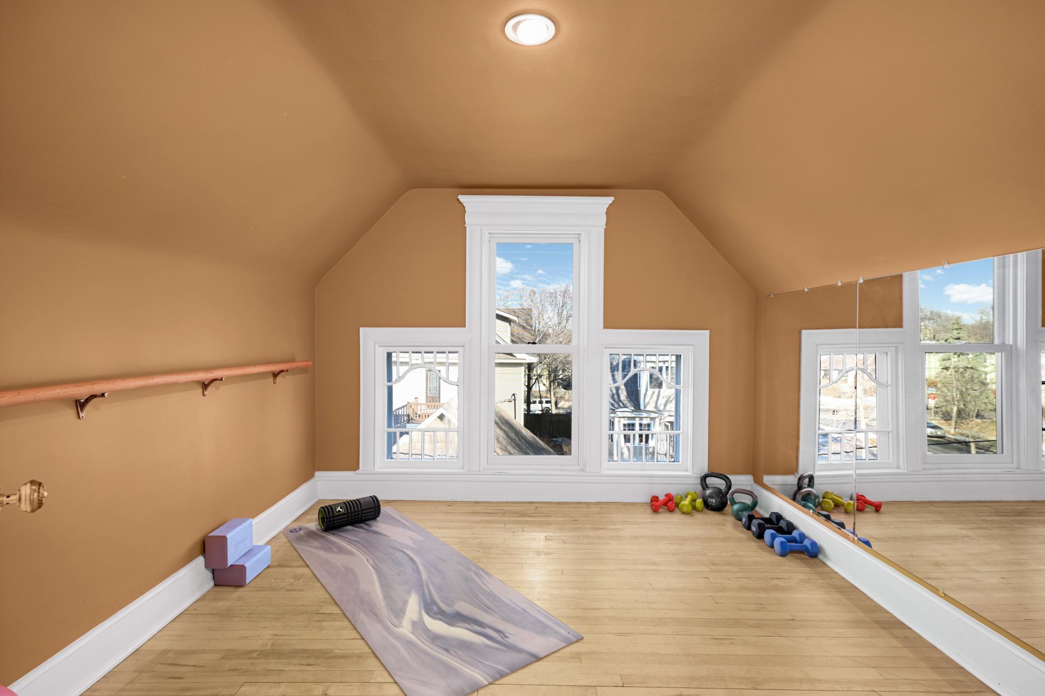 1715 W 31st Street