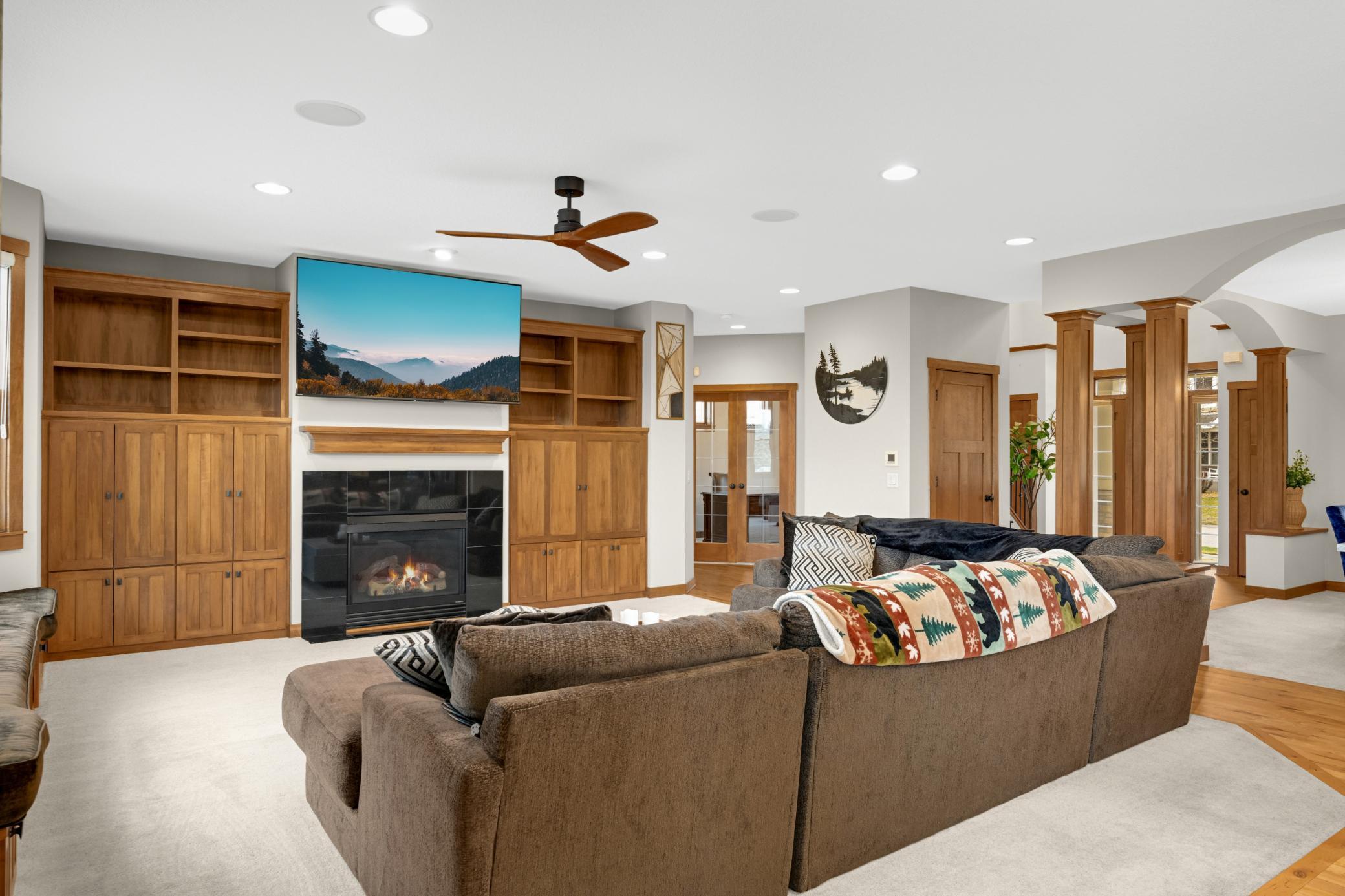 10590 Watersedge Lane