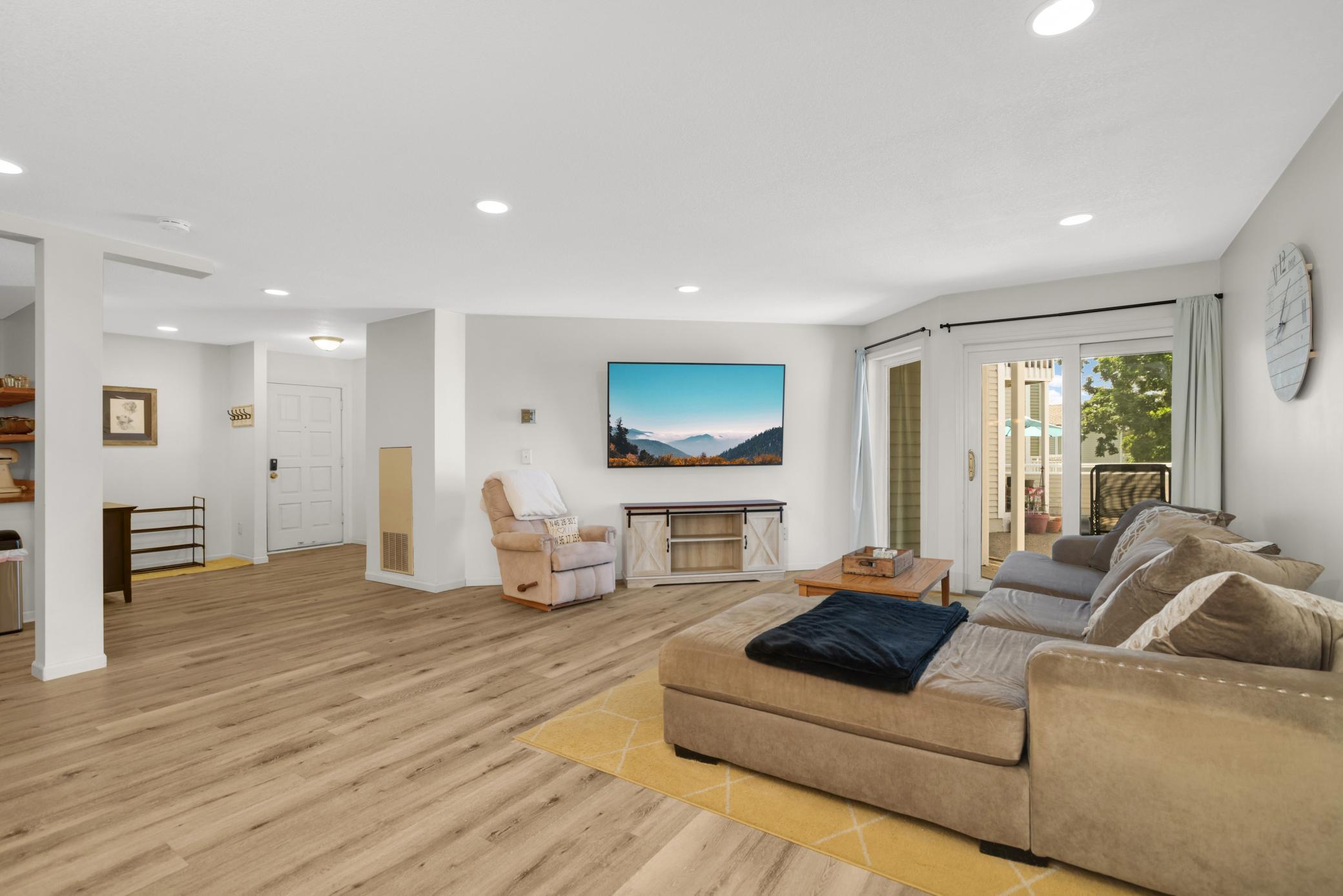 1390 Carling Drive Unit: 201
