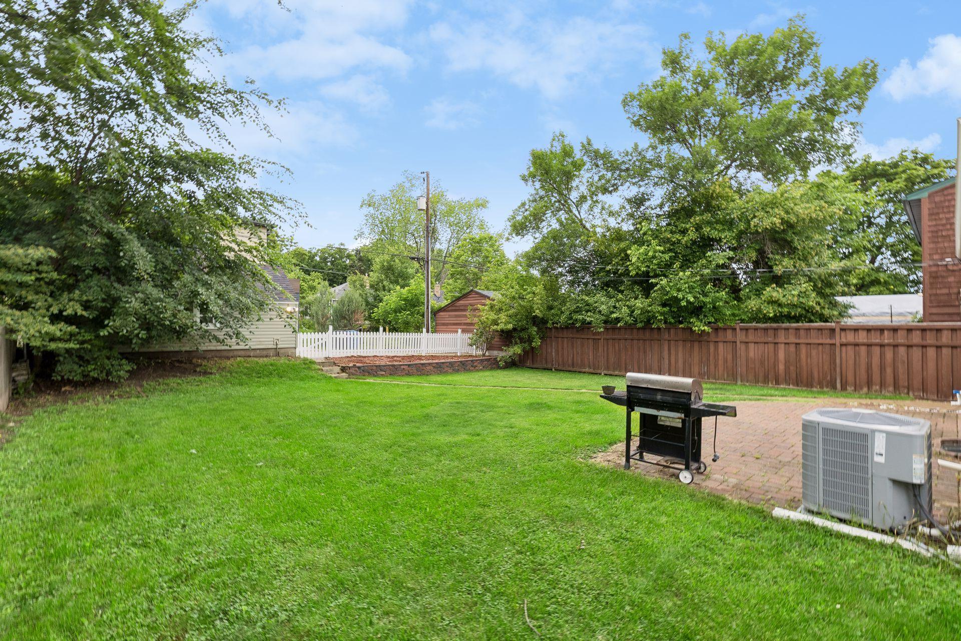 253 Washburn Avenue N