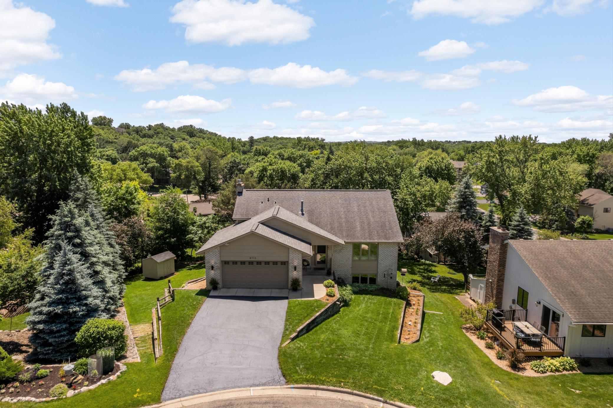 8713 Lakeview Circle