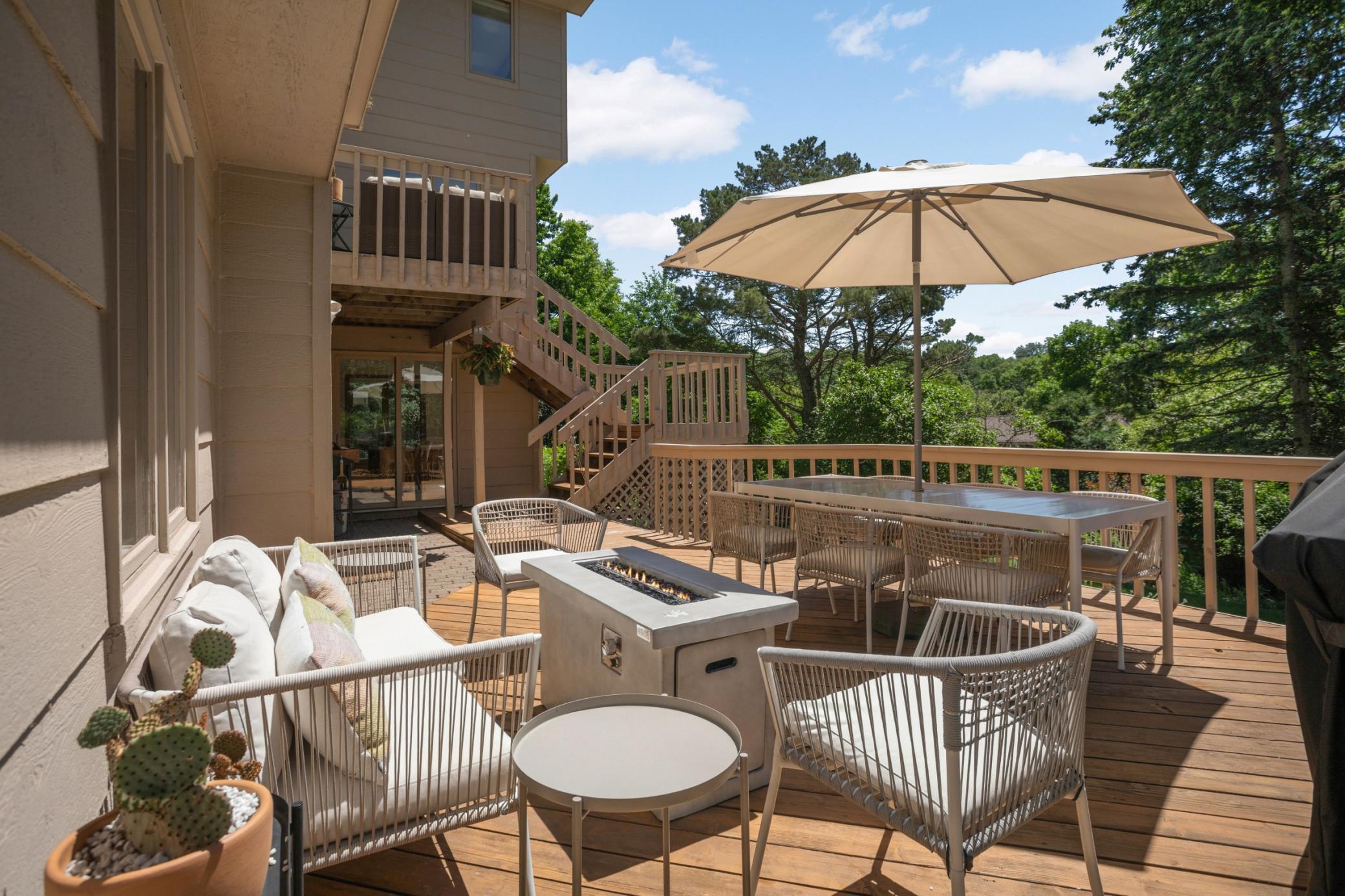 8713 Lakeview Circle