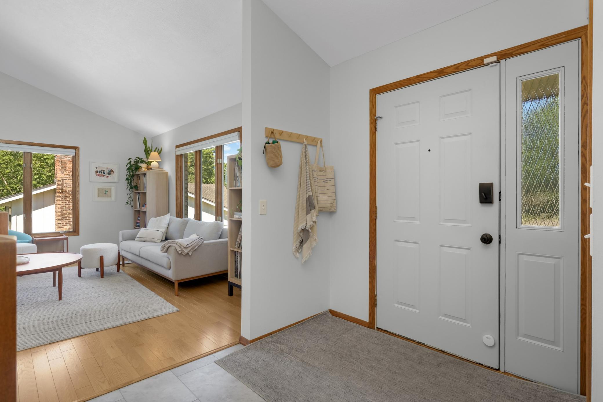 8713 Lakeview Circle