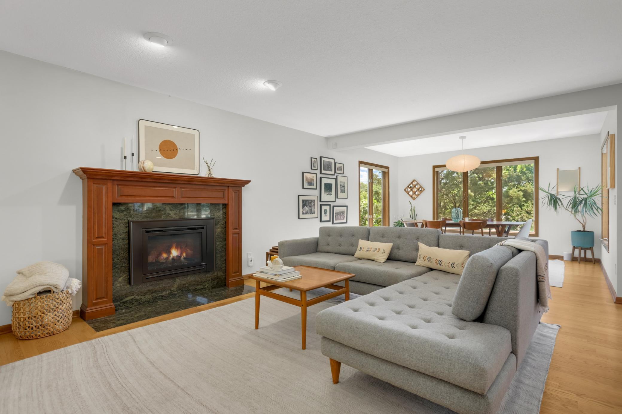 8713 Lakeview Circle