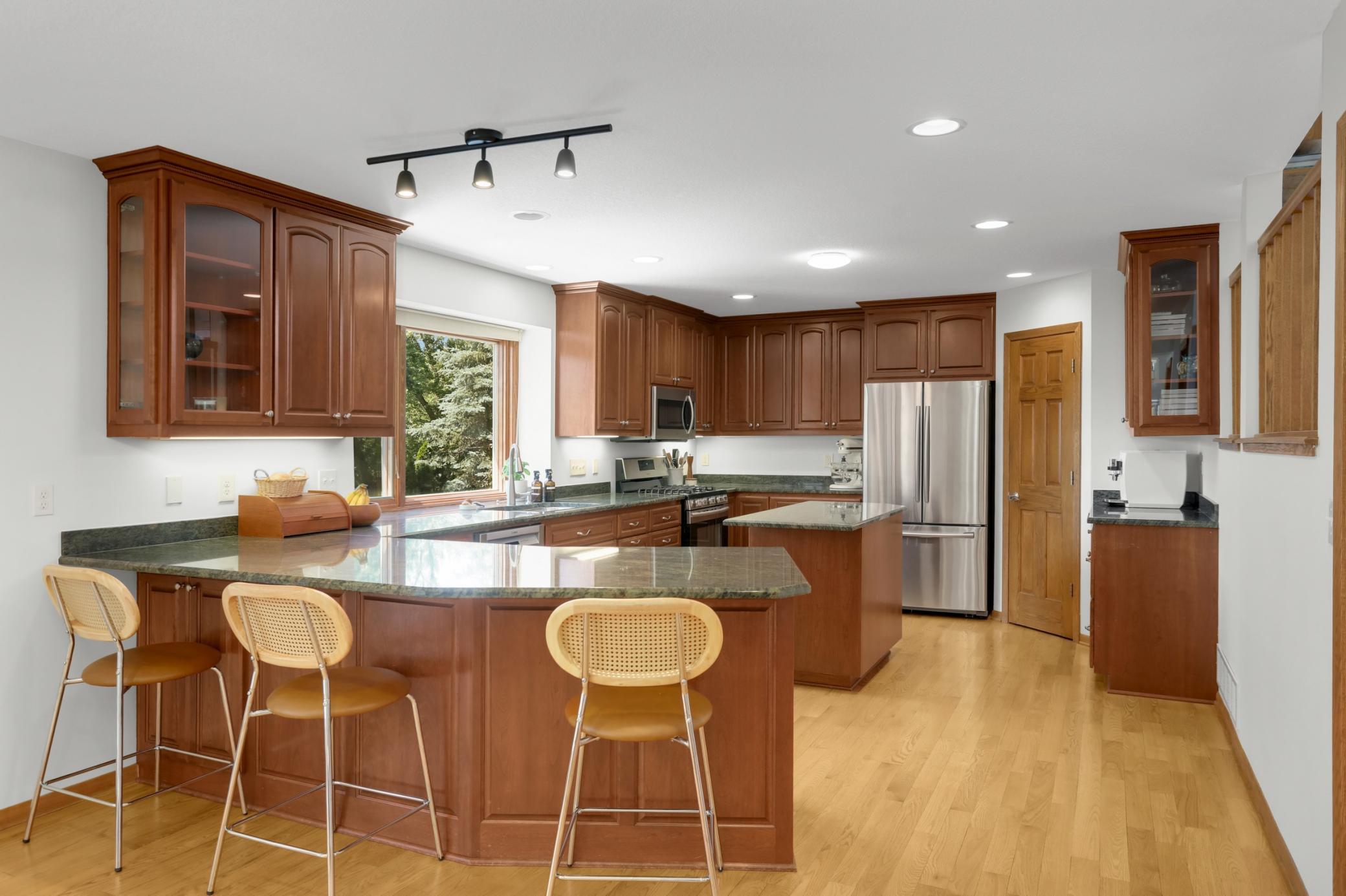 8713 Lakeview Circle
