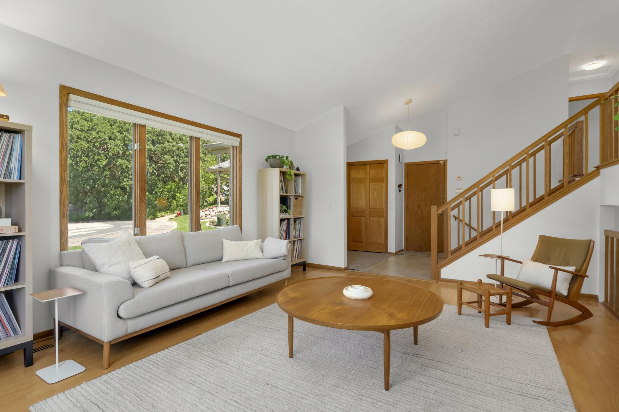 8713 Lakeview Circle