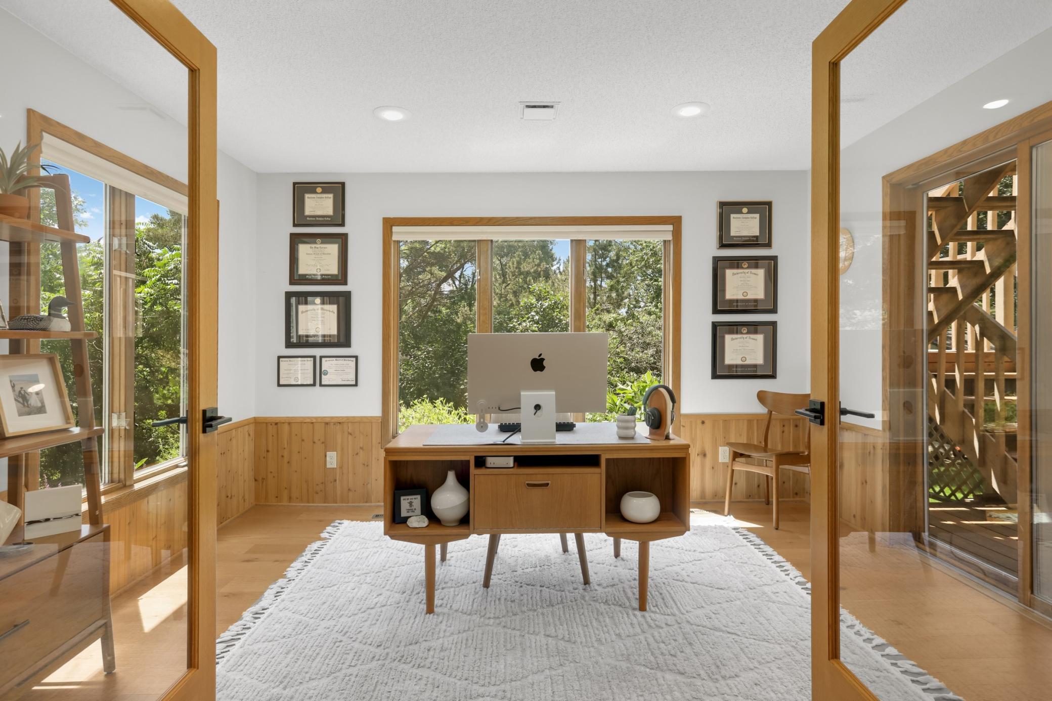 8713 Lakeview Circle