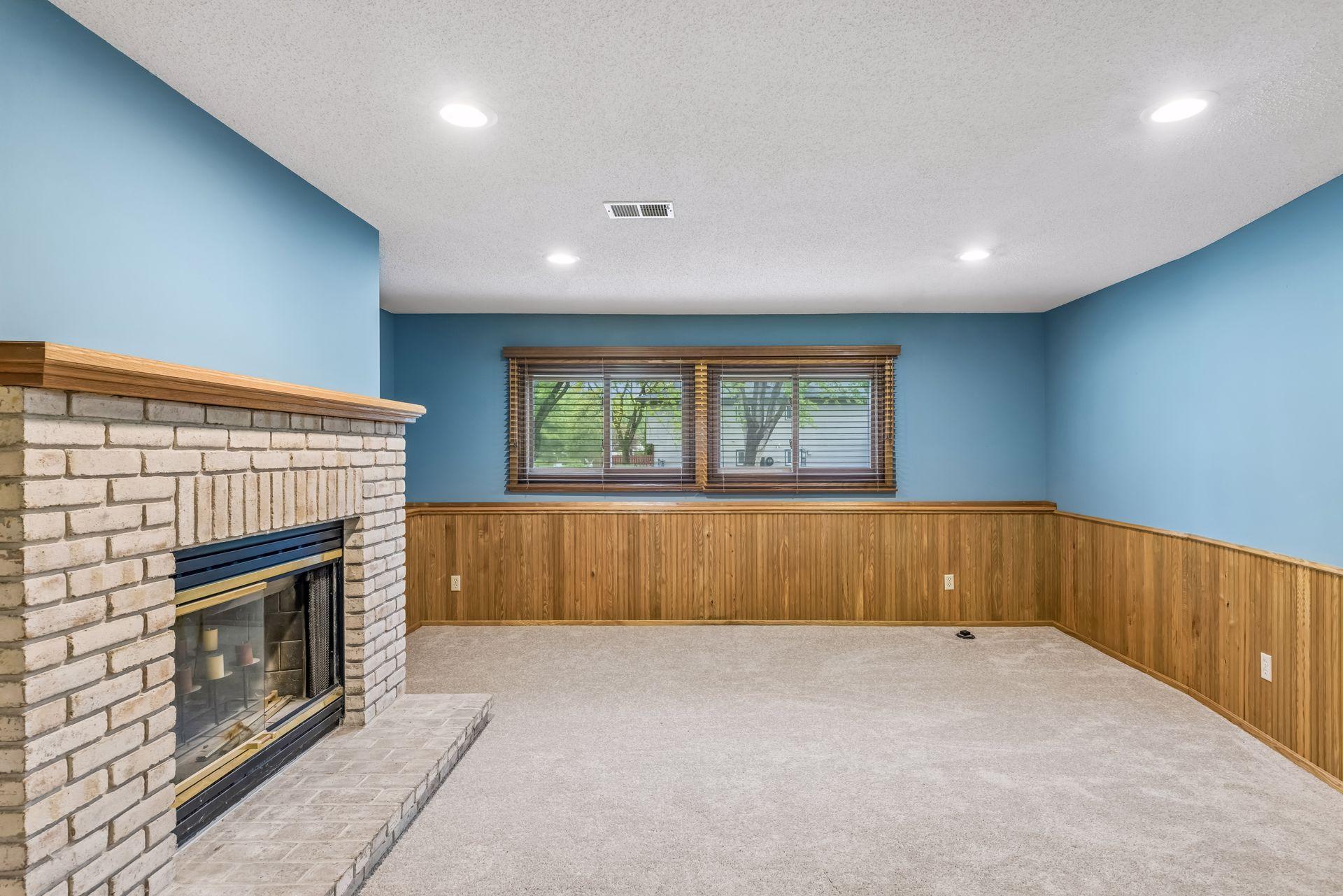 710 Clearbrook Lane