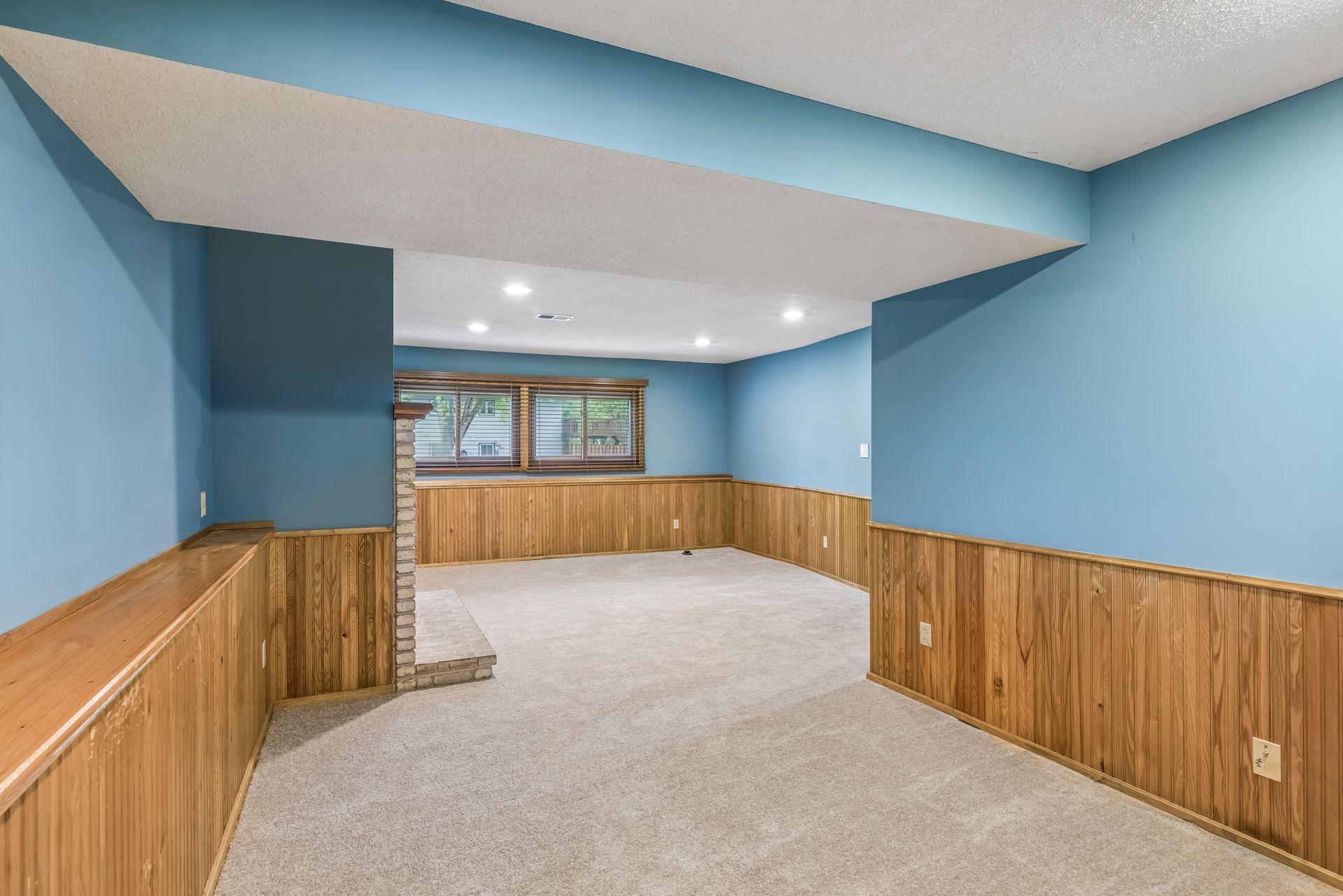 710 Clearbrook Lane