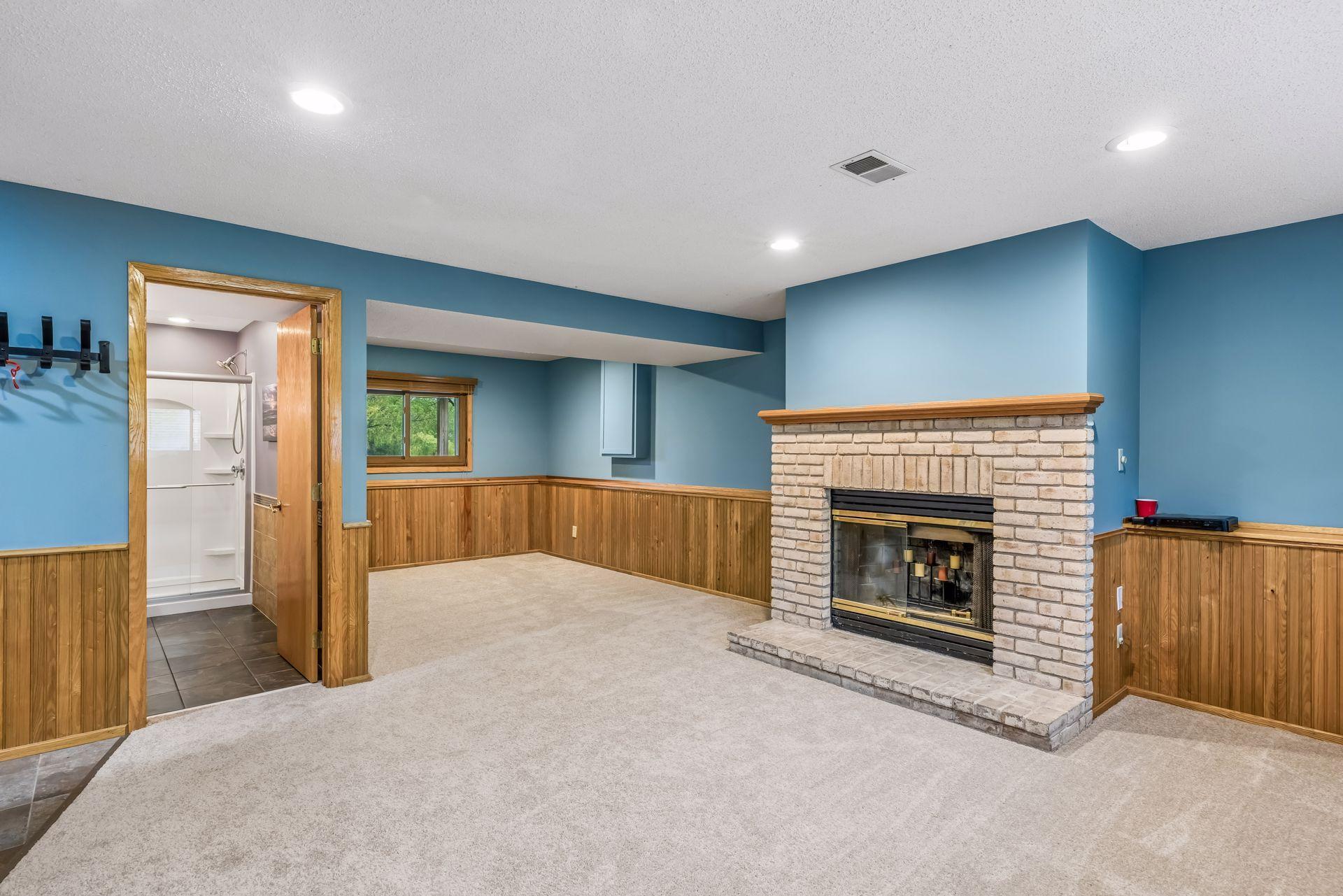 710 Clearbrook Lane