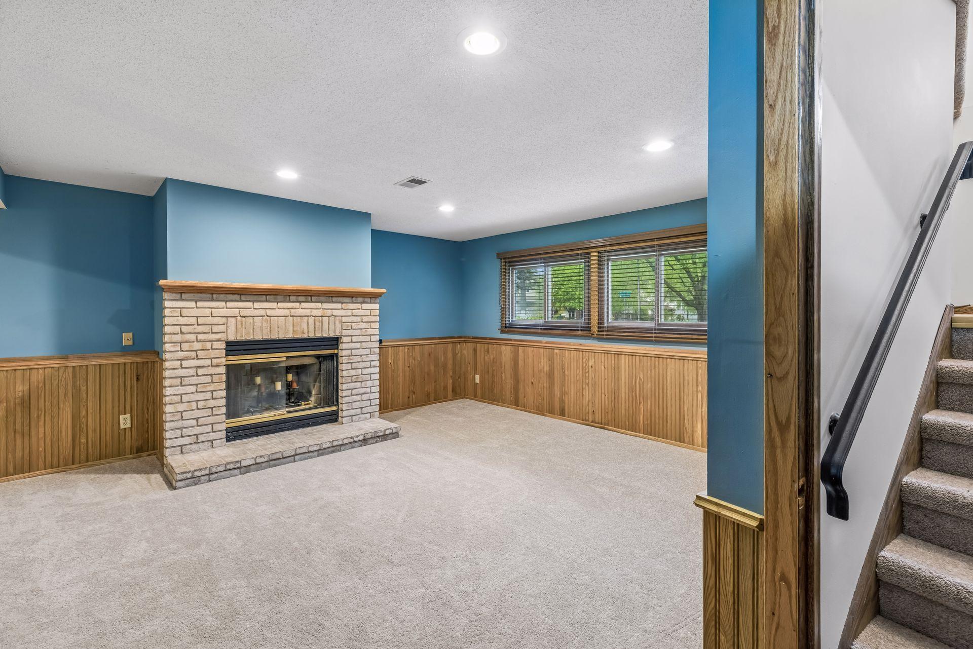 710 Clearbrook Lane