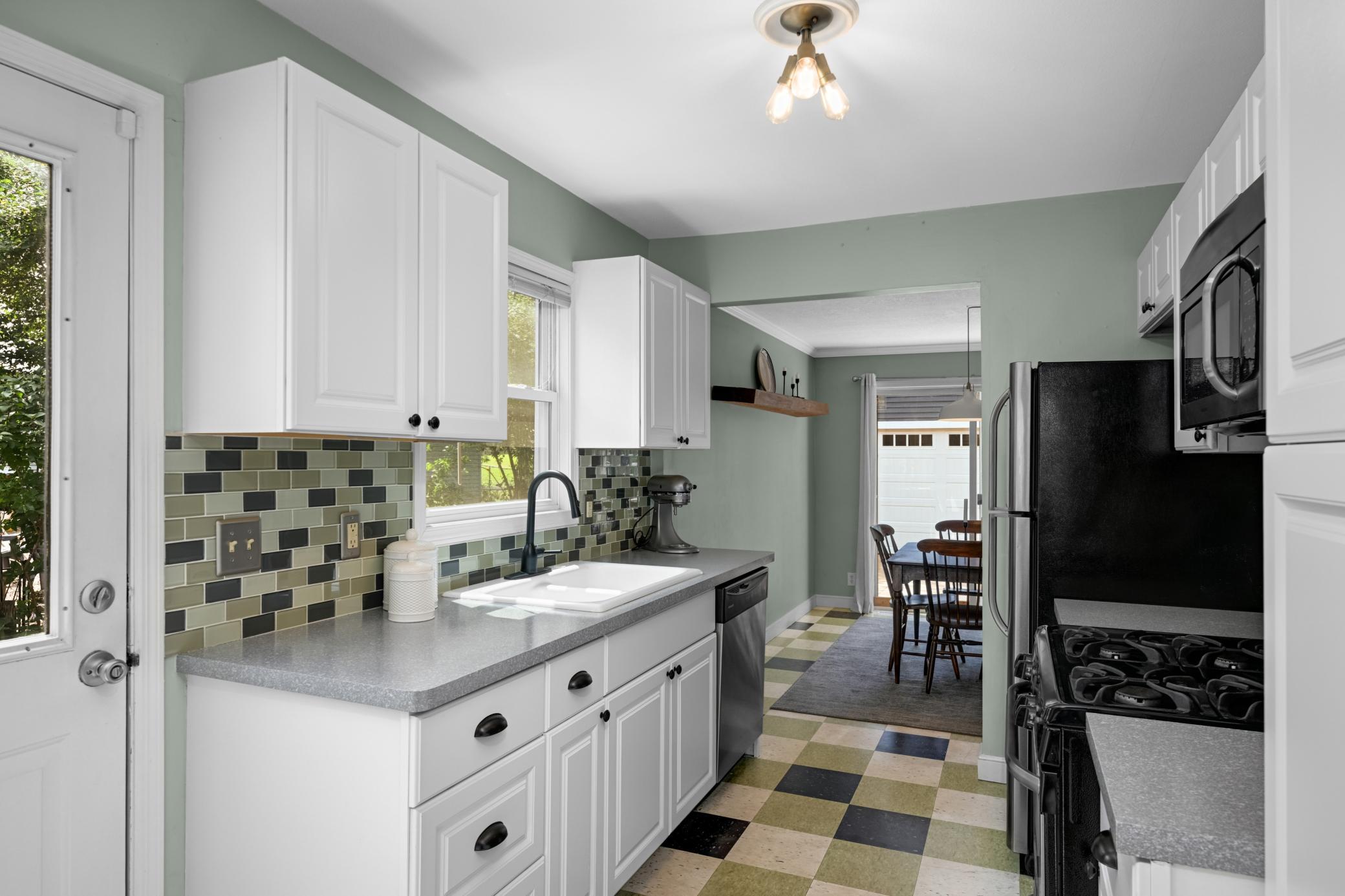 308 Van Buren Avenue S