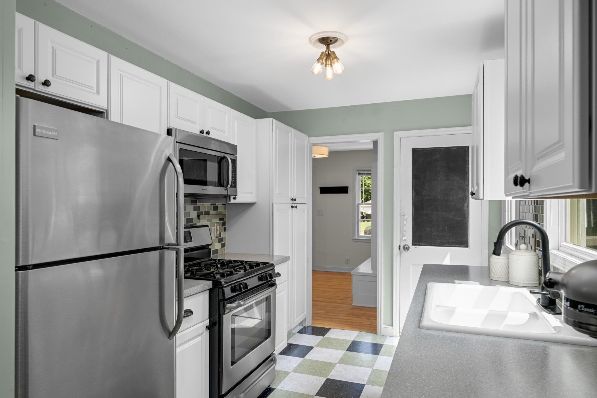 308 Van Buren Avenue S