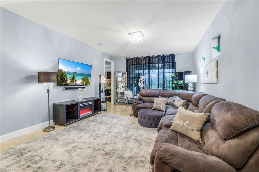 7659 Jacaranda LN