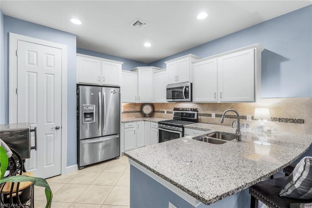 7659 Jacaranda LN