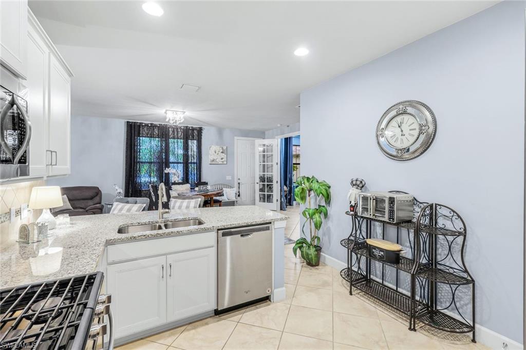 7659 Jacaranda LN