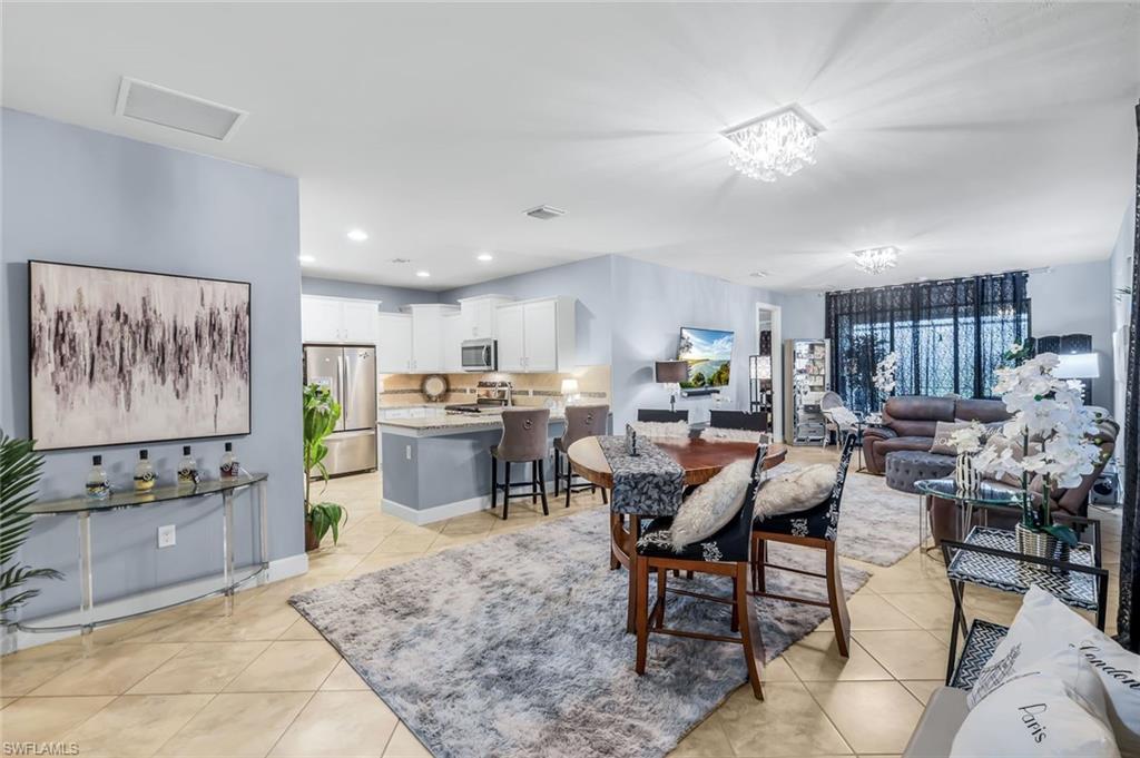 7659 Jacaranda LN