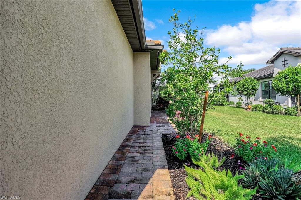 7659 Jacaranda LN