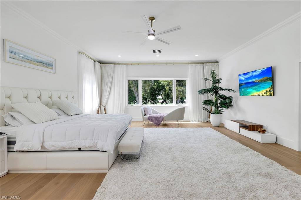 13087 Pond Apple DR E, NAPLES