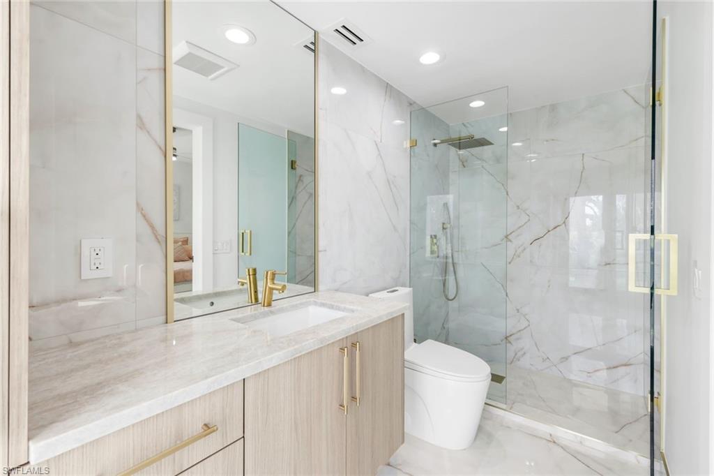 13087 Pond Apple DR E, NAPLES