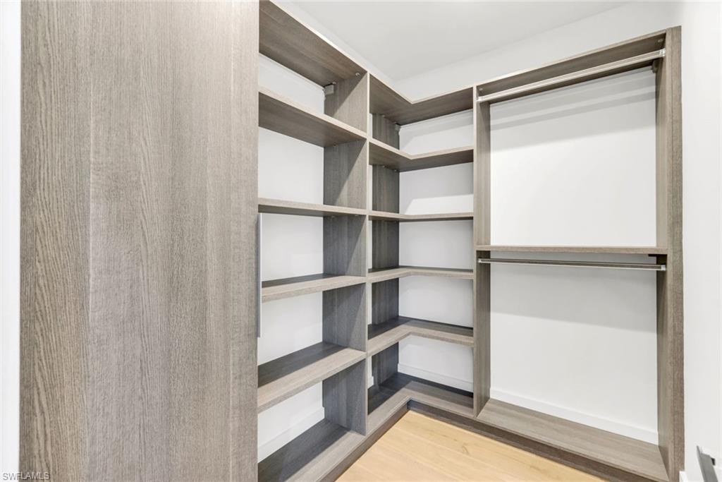 13087 Pond Apple DR E, NAPLES