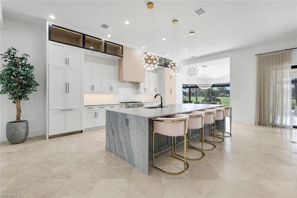 13087 Pond Apple DR E, NAPLES