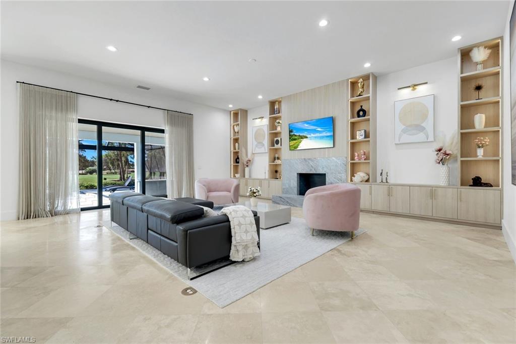 13087 Pond Apple DR E, NAPLES