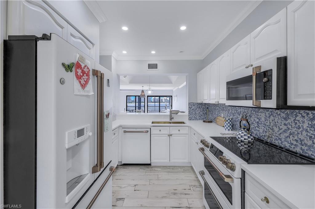 410 La Peninsula BLVD # 410