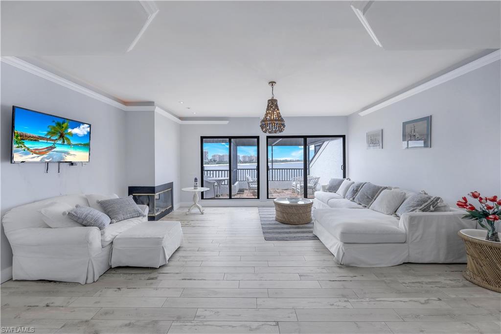 410 La Peninsula BLVD # 410