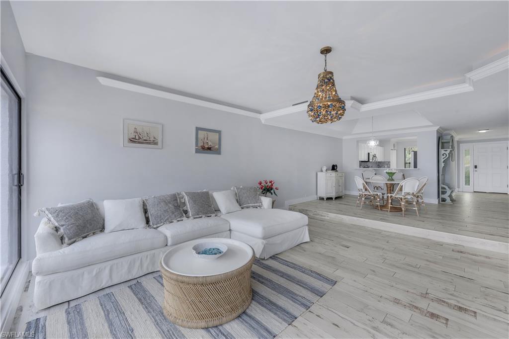 410 La Peninsula BLVD # 410